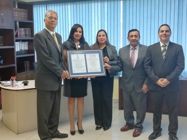 Certificación para La Bolsa Centroamericana de Valores