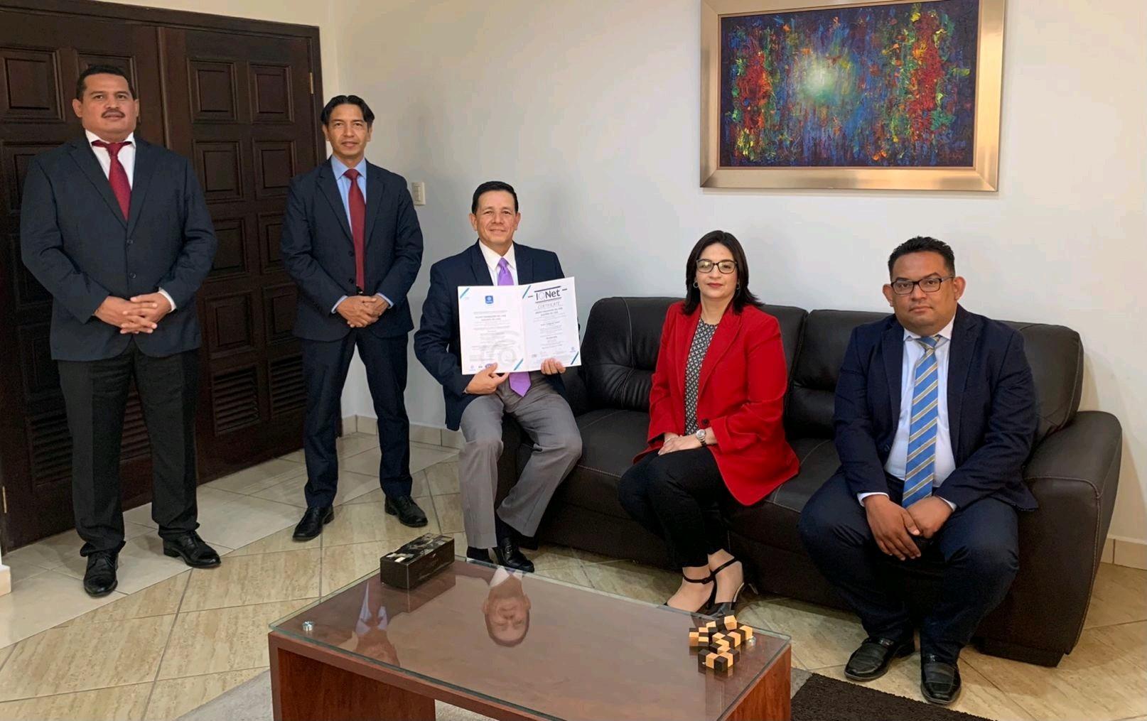Seguros del país renueva su certificado